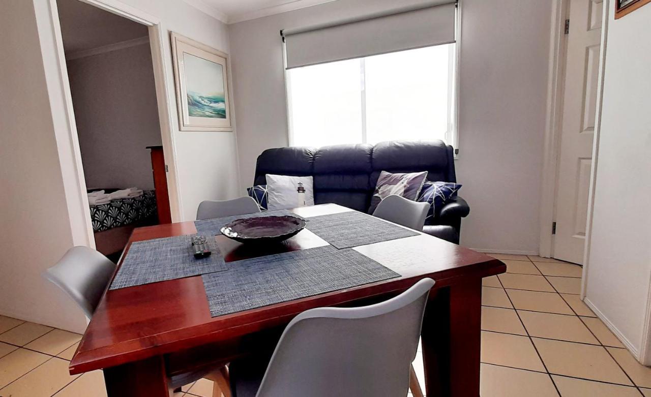 Mt Larcom Tourist Park Hotel Mount Larcom Екстериор снимка