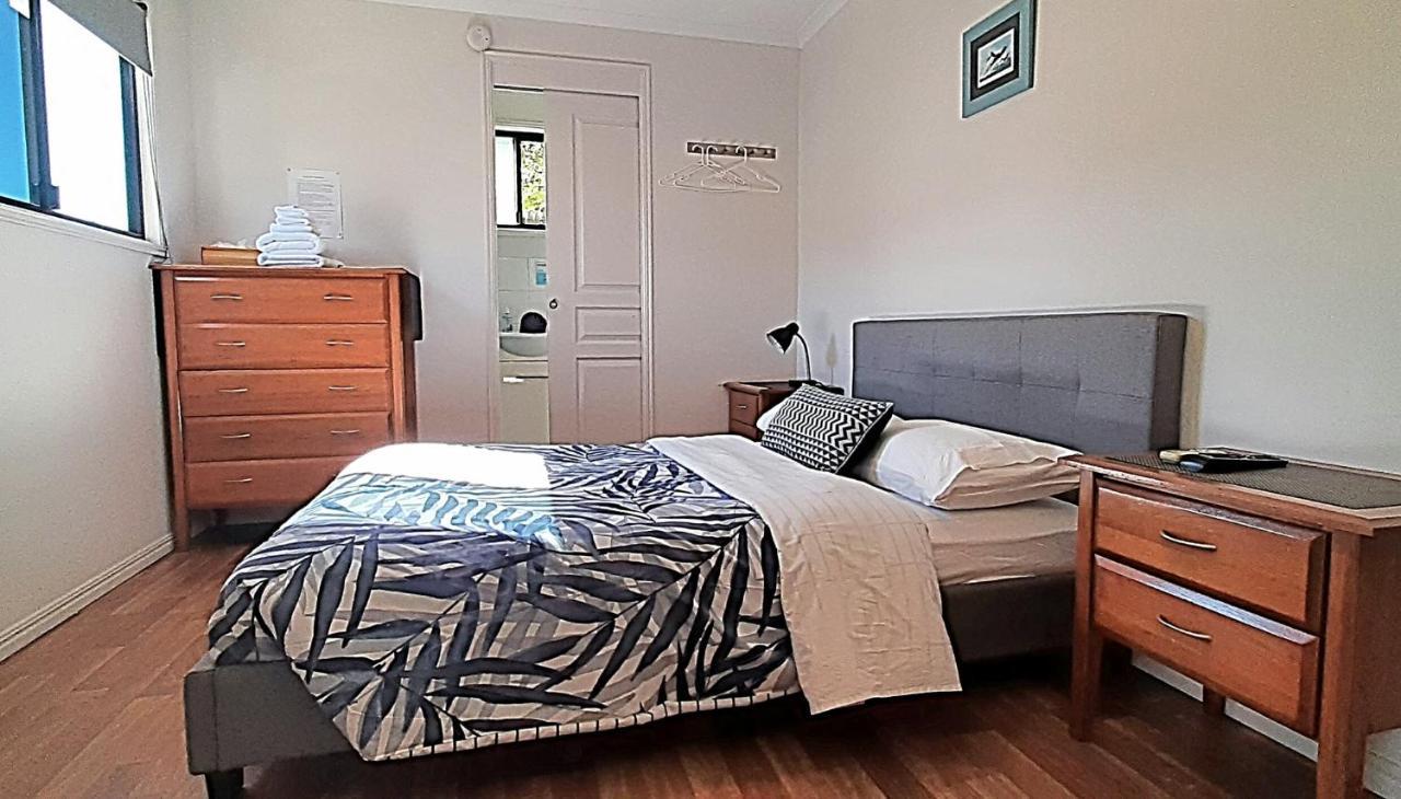 Mt Larcom Tourist Park Hotel Mount Larcom Екстериор снимка
