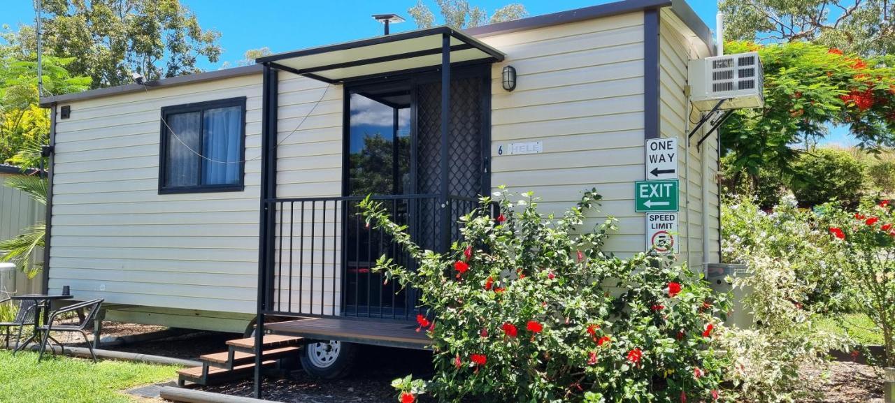Mt Larcom Tourist Park Hotel Mount Larcom Екстериор снимка