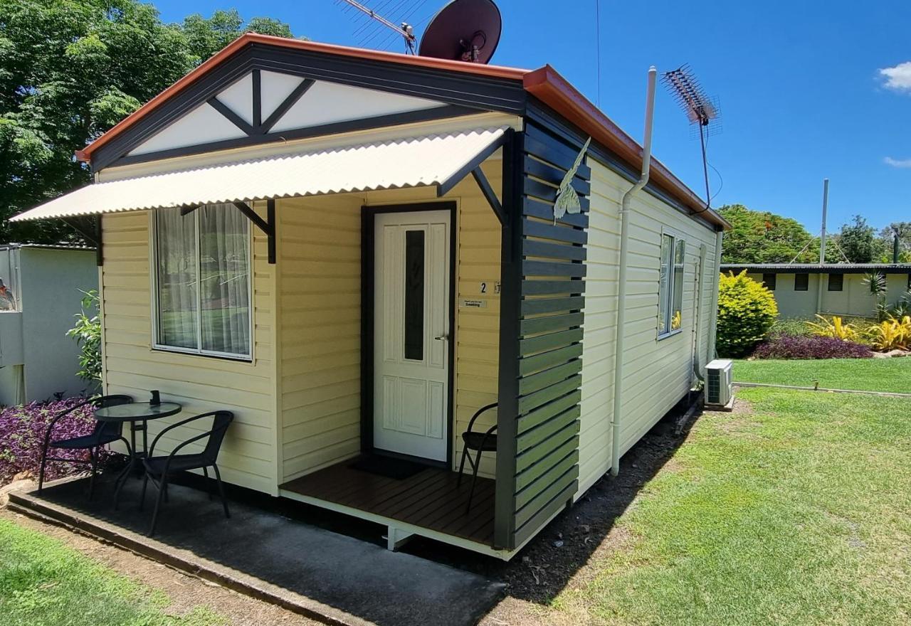 Mt Larcom Tourist Park Hotel Mount Larcom Екстериор снимка