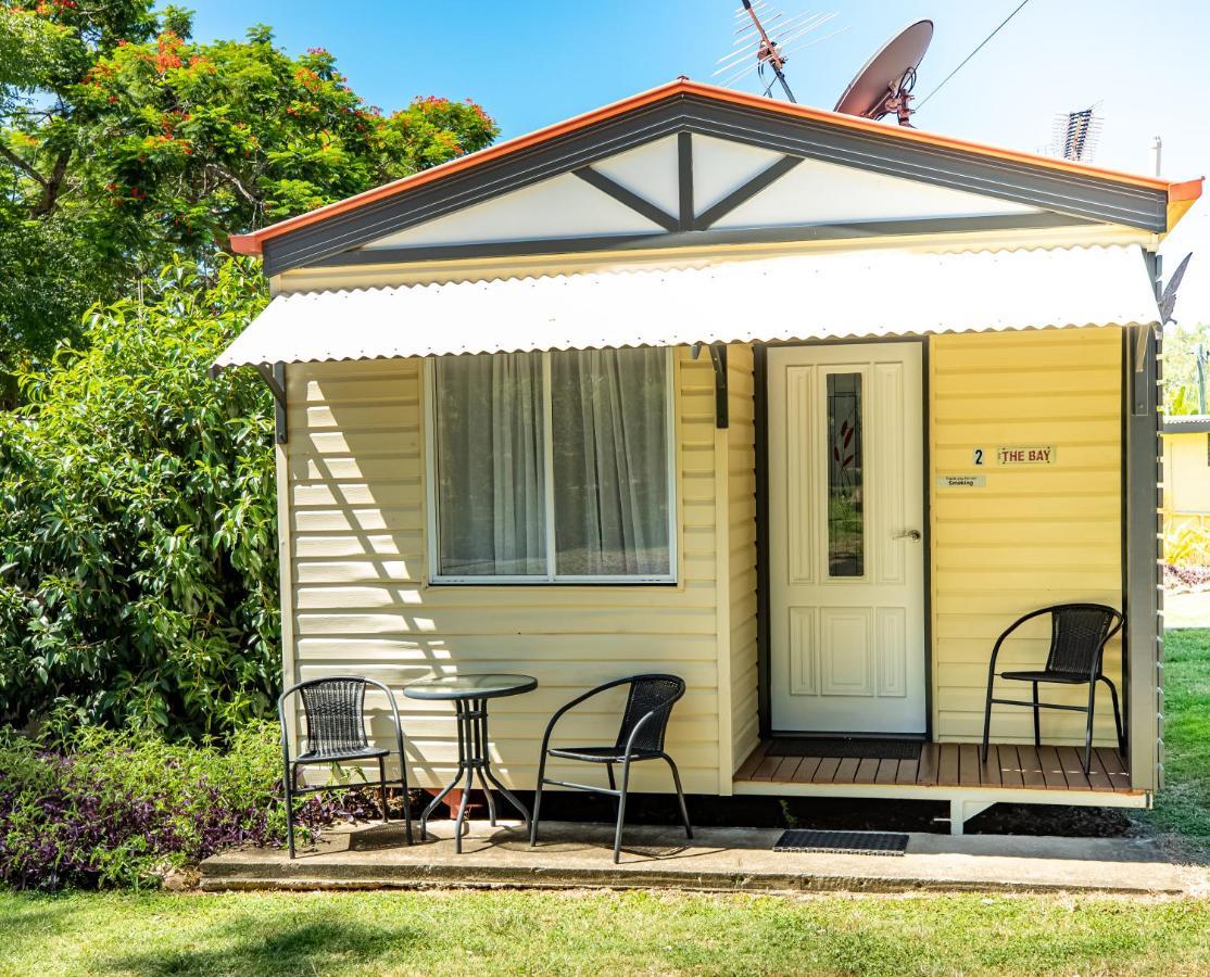Mt Larcom Tourist Park Hotel Mount Larcom Екстериор снимка