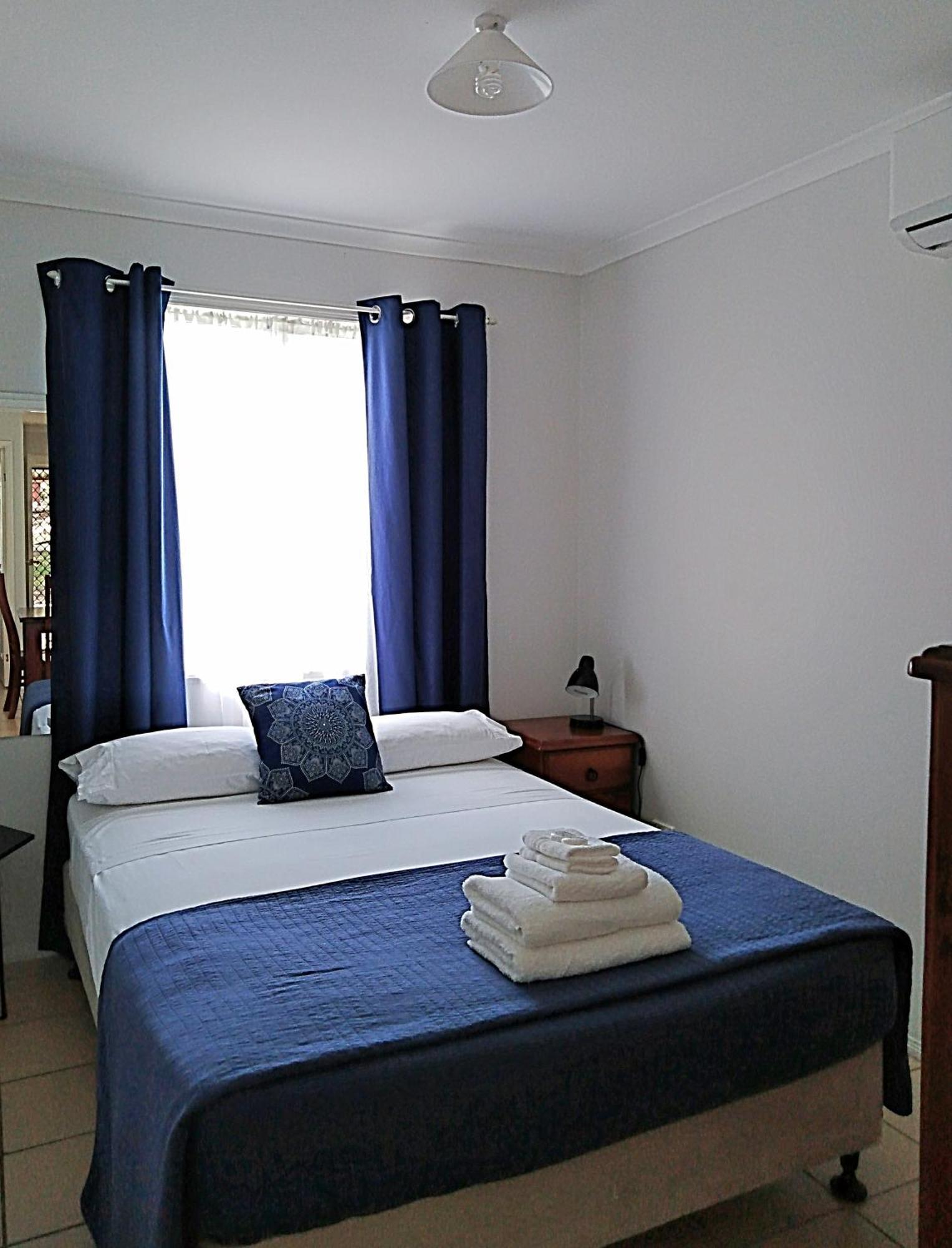 Mt Larcom Tourist Park Hotel Mount Larcom Екстериор снимка
