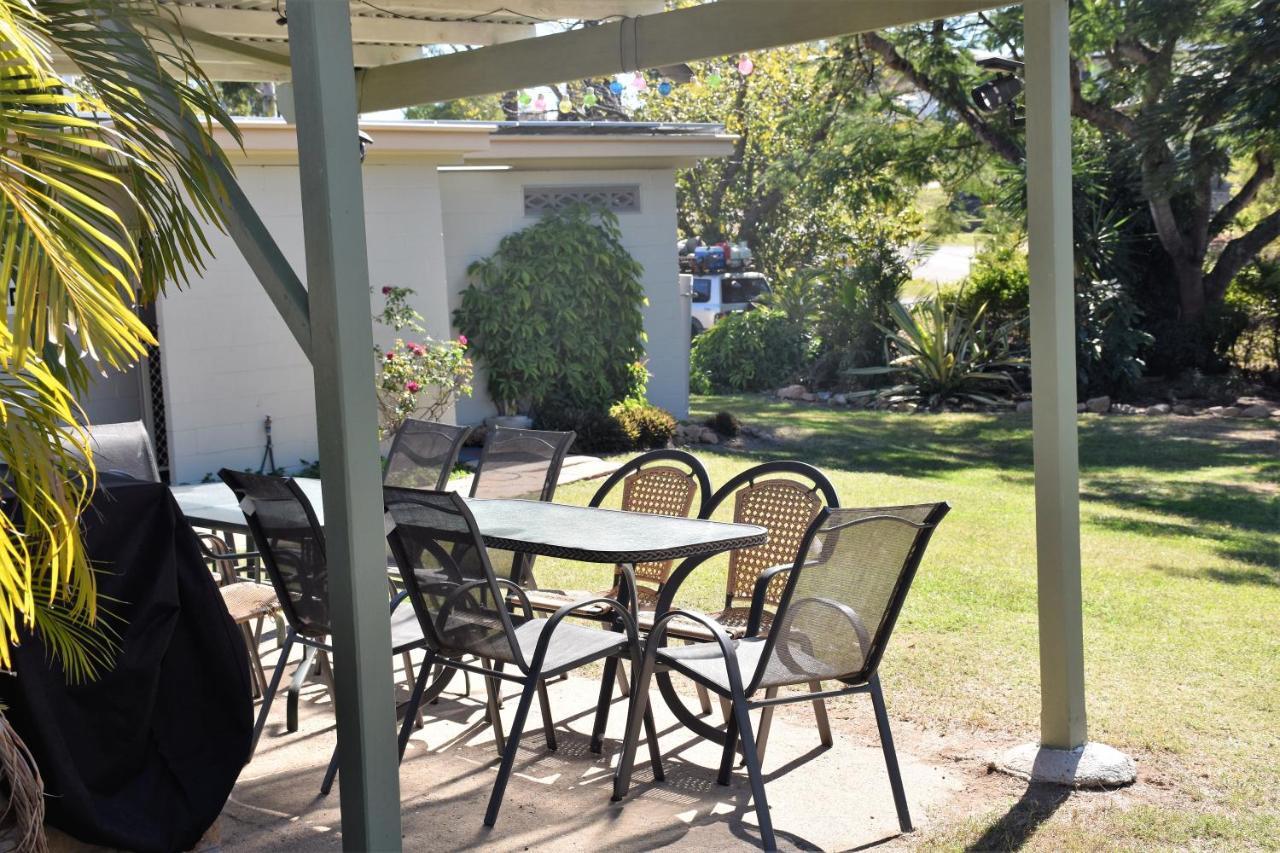 Mt Larcom Tourist Park Hotel Mount Larcom Екстериор снимка