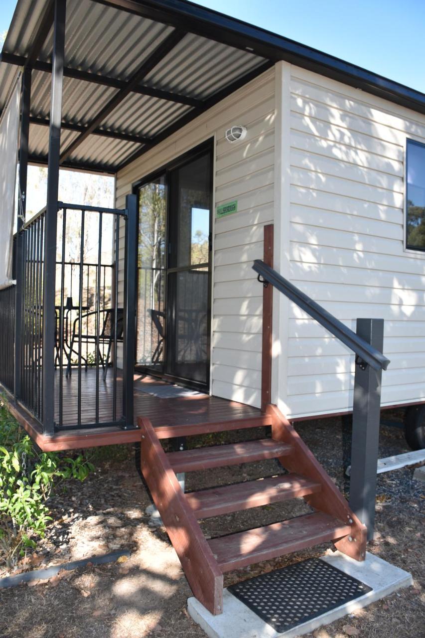 Mt Larcom Tourist Park Hotel Mount Larcom Екстериор снимка