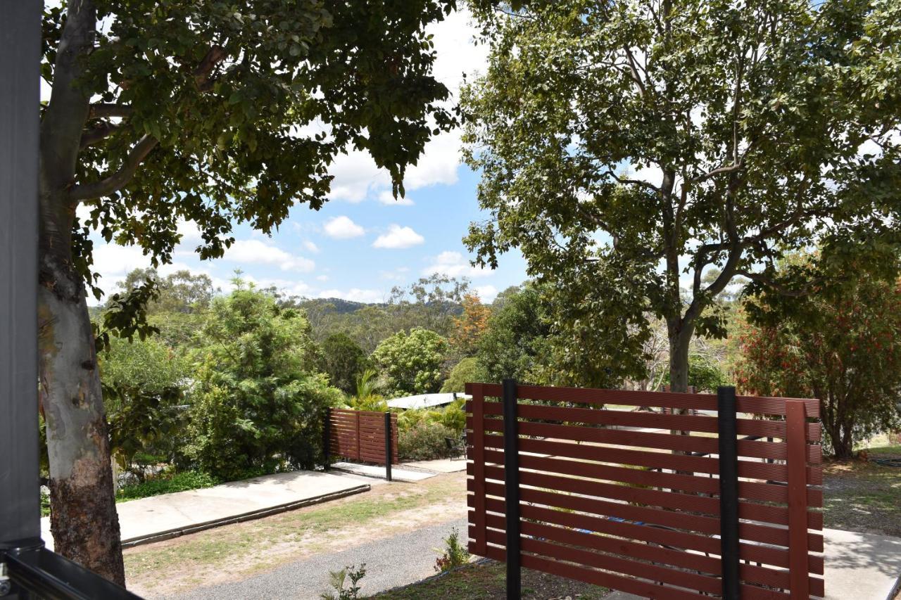 Mt Larcom Tourist Park Hotel Mount Larcom Екстериор снимка