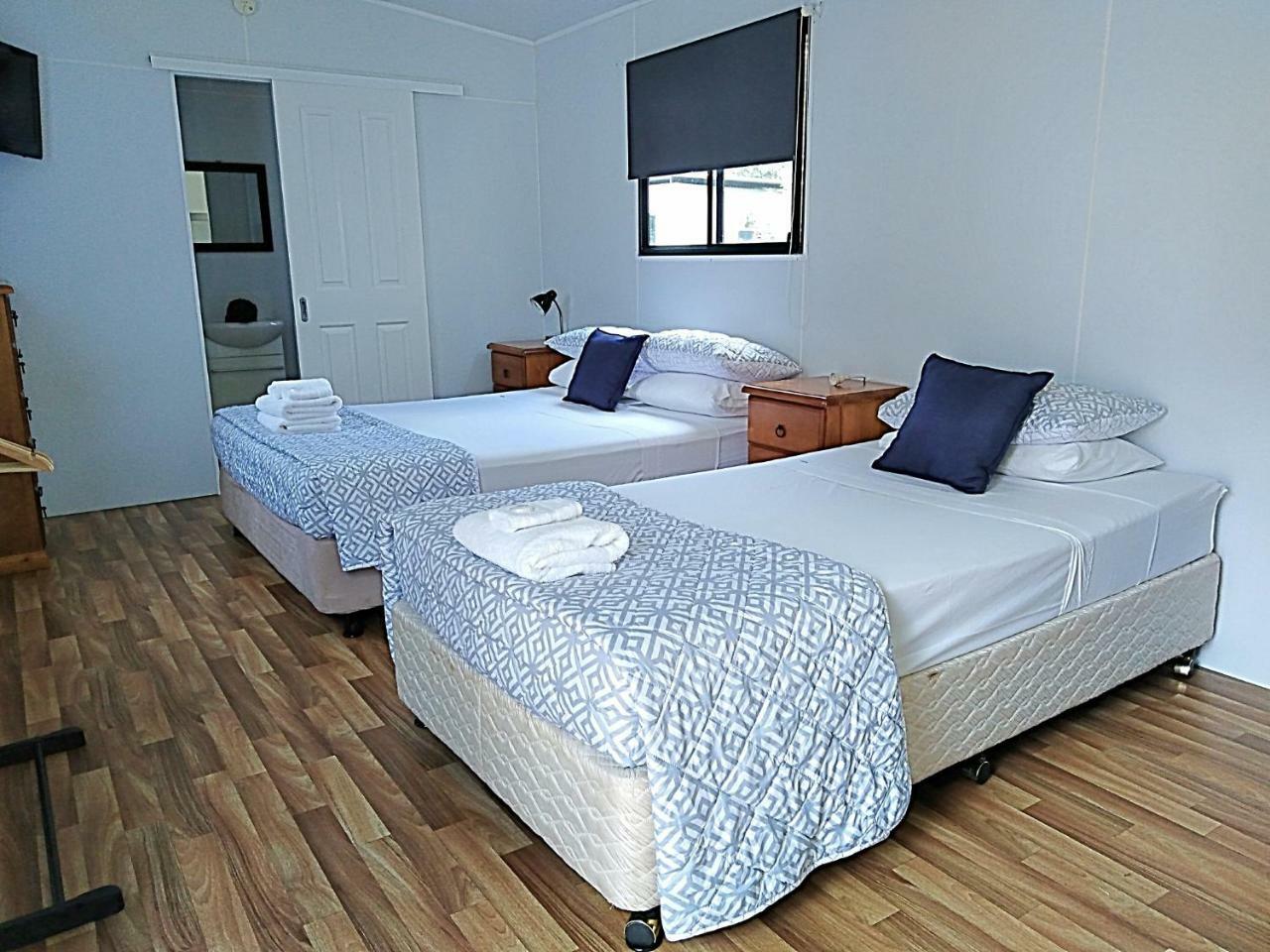 Mt Larcom Tourist Park Hotel Mount Larcom Екстериор снимка